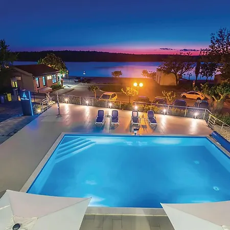 Gorgeous Apartment In Punat With Swimming Pool 公寓 *