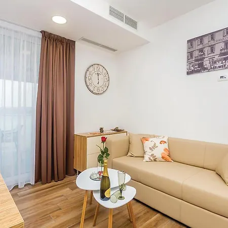 Gorgeous Apartment In Punat With Swimming Pool 公寓 普纳特
