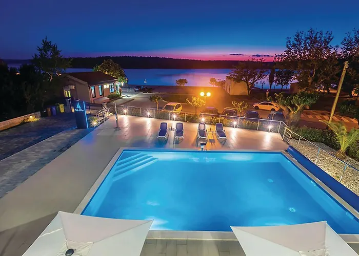 2 Bedroom Awesome In 아파트 *