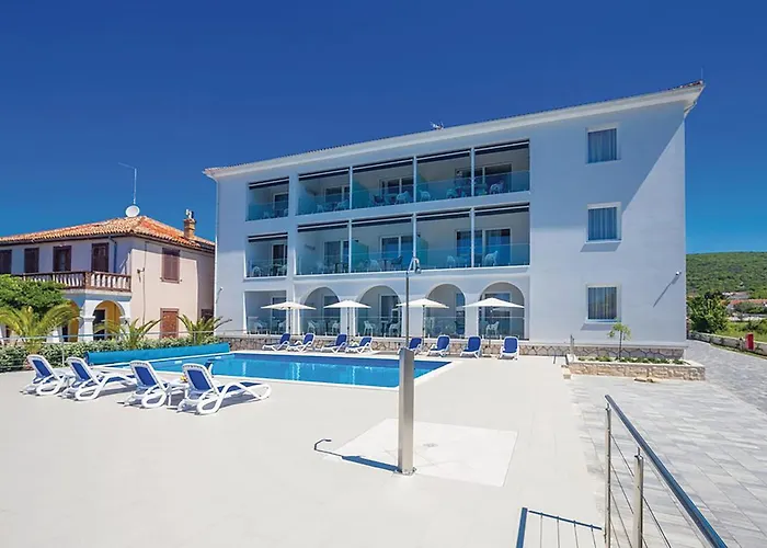 2 Bedroom Awesome In Punat