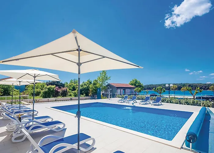 2 Bedroom Awesome In * Punat